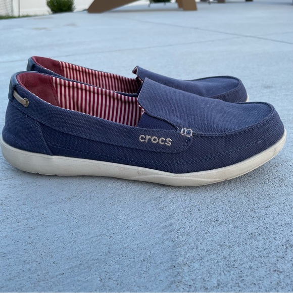 Crocs Women’s Walu Canvas Loafers Navy Blue Slip On Boat Shoes 14391 - Picture 1 of 10